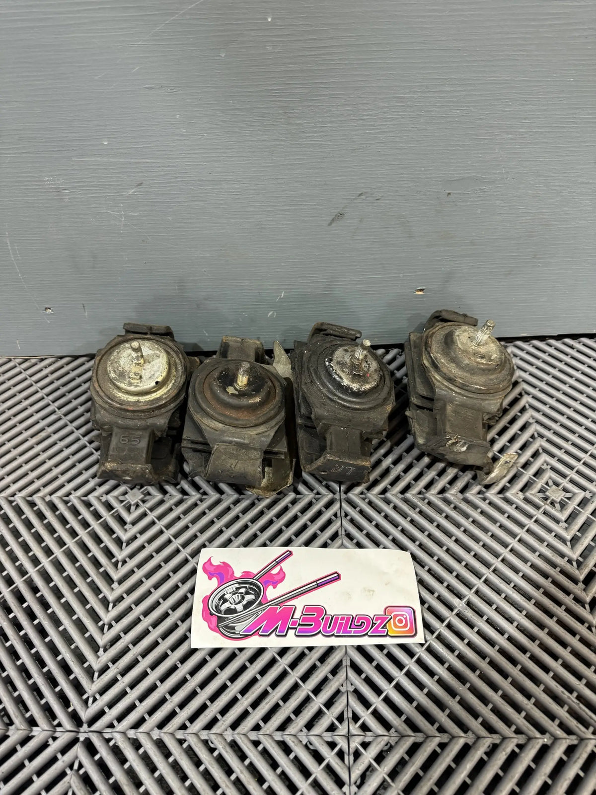 Standard SR20 Engine Mounts